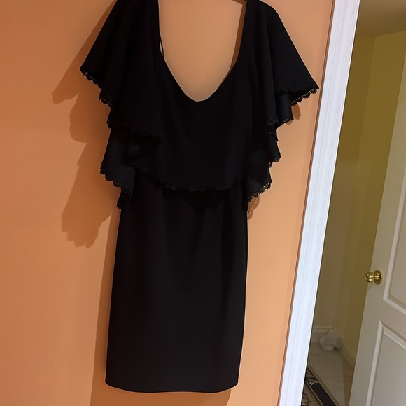 Classy  ladies dress - Picture 13 of 13
